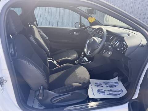DS AUTOMOBILES DS 3 PureTech Connected Chic - U1778