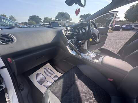 Peugeot 3008 HDi Allure - U1785