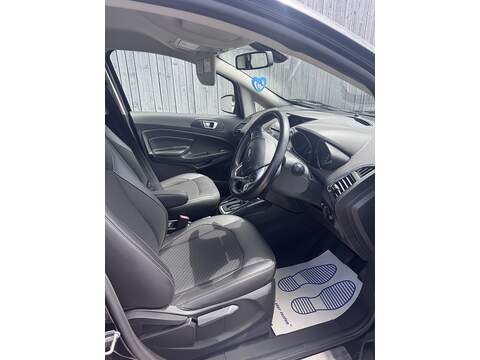 Ford EcoSport Titanium - U1790