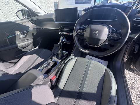 Peugeot 208 PureTech Allure Premium - U1812