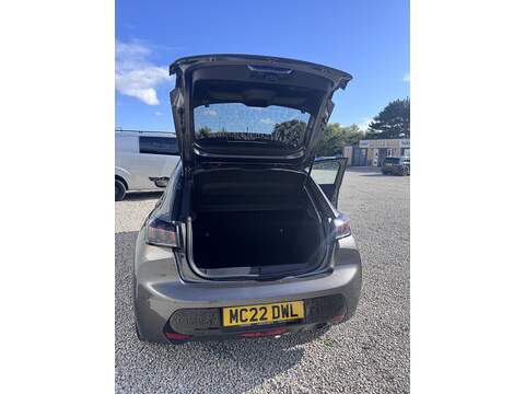 Peugeot 208 PureTech Allure Premium - U1812
