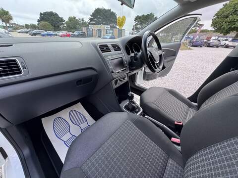 Volkswagen Polo BlueMotion Tech SE - U1813