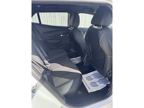 Peugeot 2008 PureTech GT - U1817