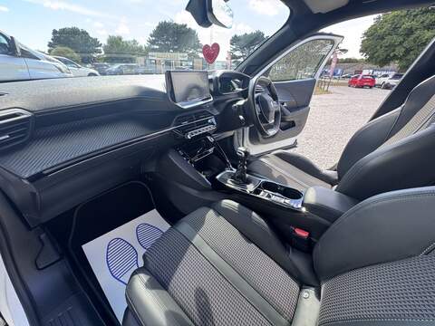 Peugeot 2008 PureTech GT - U1817