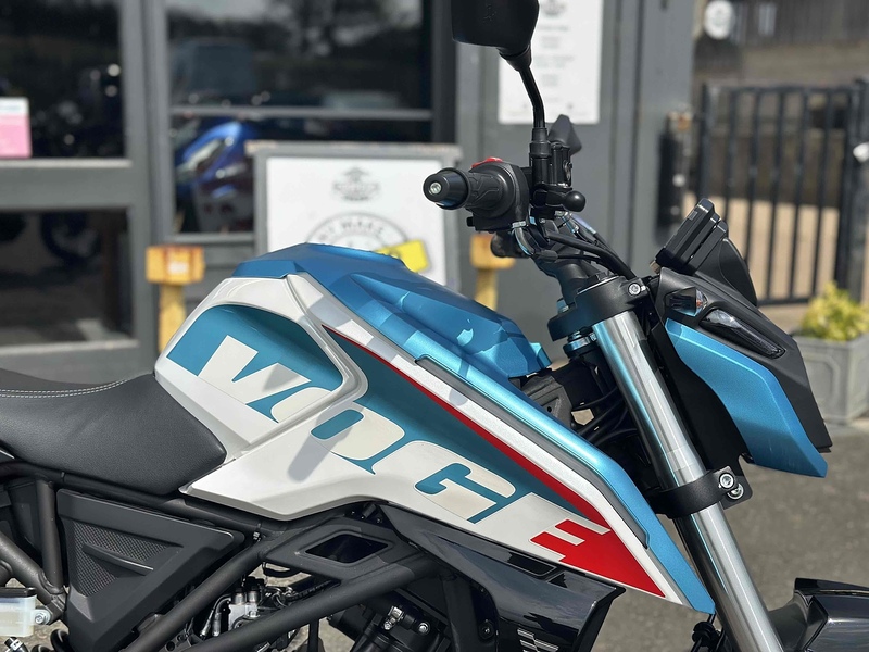 Voge E5+ Naked .125 Manual Petrol