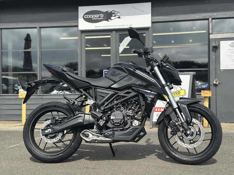 Voge E5+ Naked .125 Manual Petrol