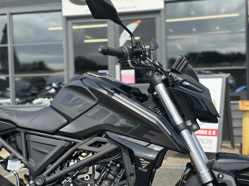 Voge E5+ Naked .125 Manual Petrol