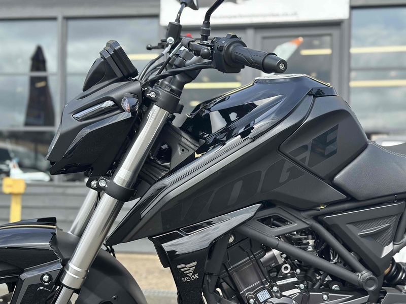 Voge E5+ Naked .125 Manual Petrol