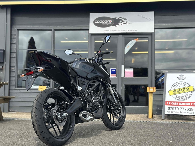 Voge E5+ Naked .125 Manual Petrol