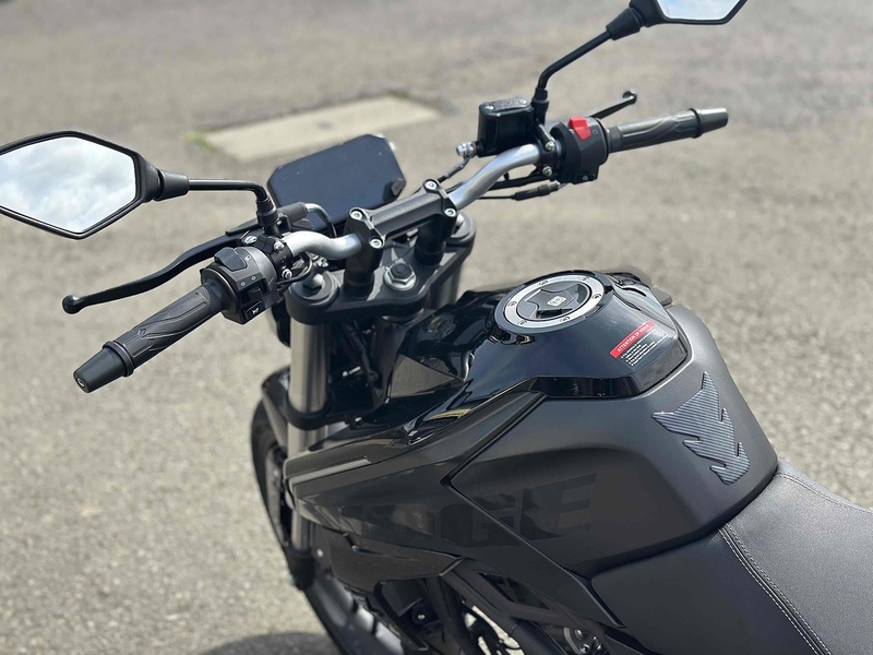 Voge E5+ Naked .125 Manual Petrol