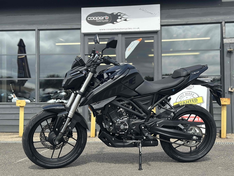 Voge E5+ Naked .125 Manual Petrol