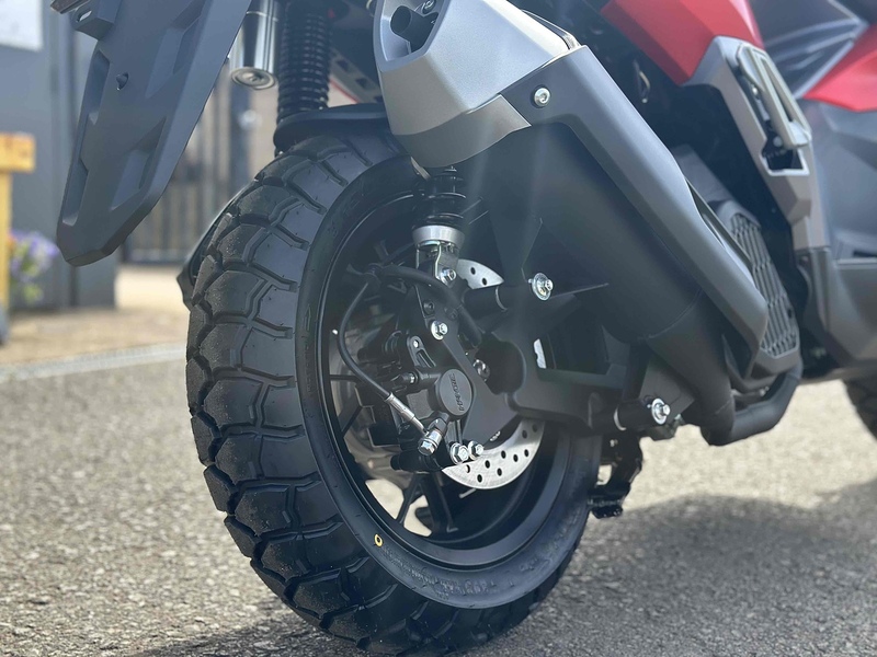 Voge E5+ SCOOTER .125 MANUAL PETROL