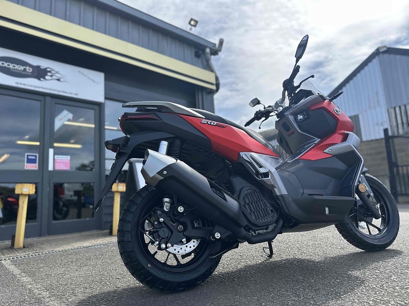 Voge E5+ SCOOTER .125 MANUAL PETROL