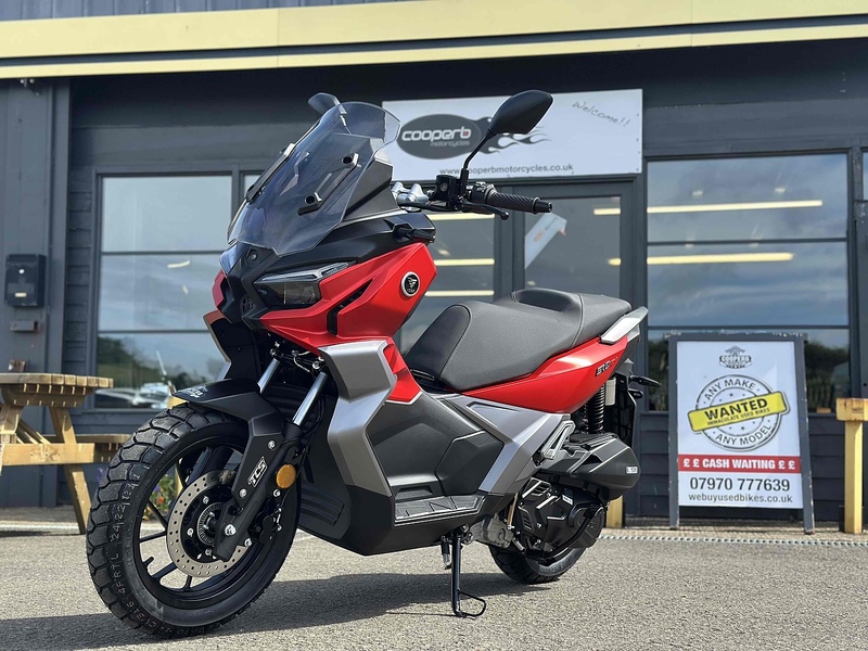 Voge E5+ SCOOTER .125 MANUAL PETROL