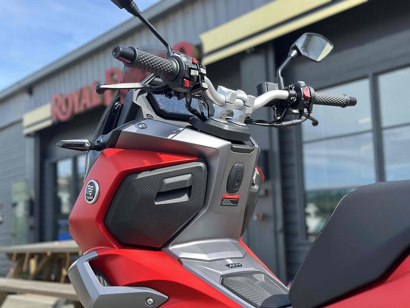 Voge E5+ SCOOTER .125 MANUAL PETROL