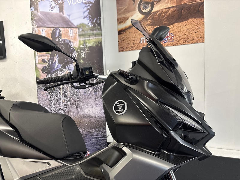 Voge E5+ SCOOTER .125 MANUAL PETROL