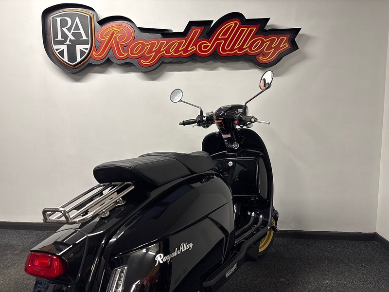 ROYAL ALLOY E5+ SCOOTER .35 AUTOMATIC PETROL