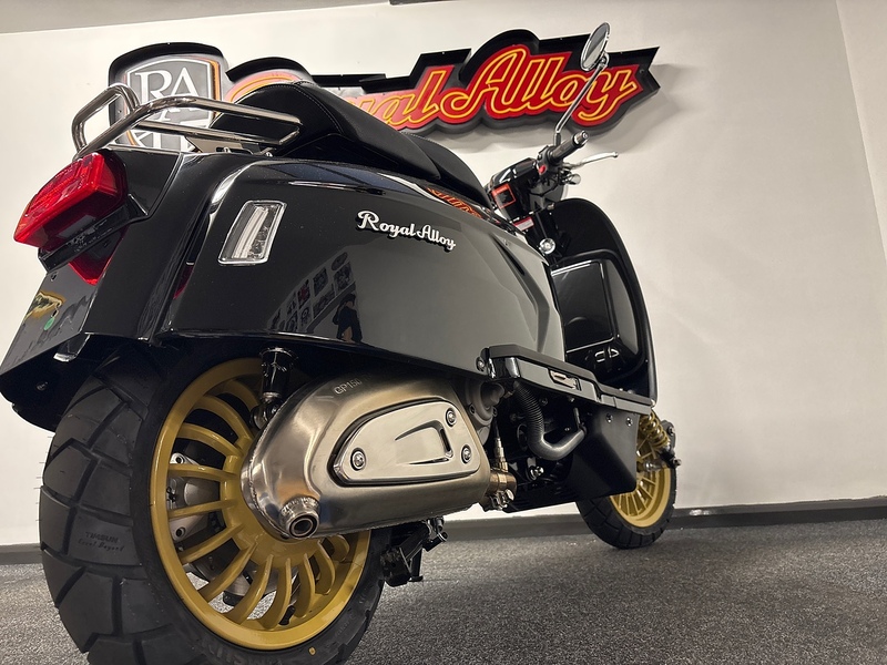 ROYAL ALLOY E5+ SCOOTER .35 AUTOMATIC PETROL