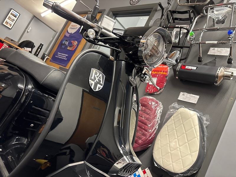 ROYAL ALLOY E5+ SCOOTER .35 AUTOMATIC PETROL