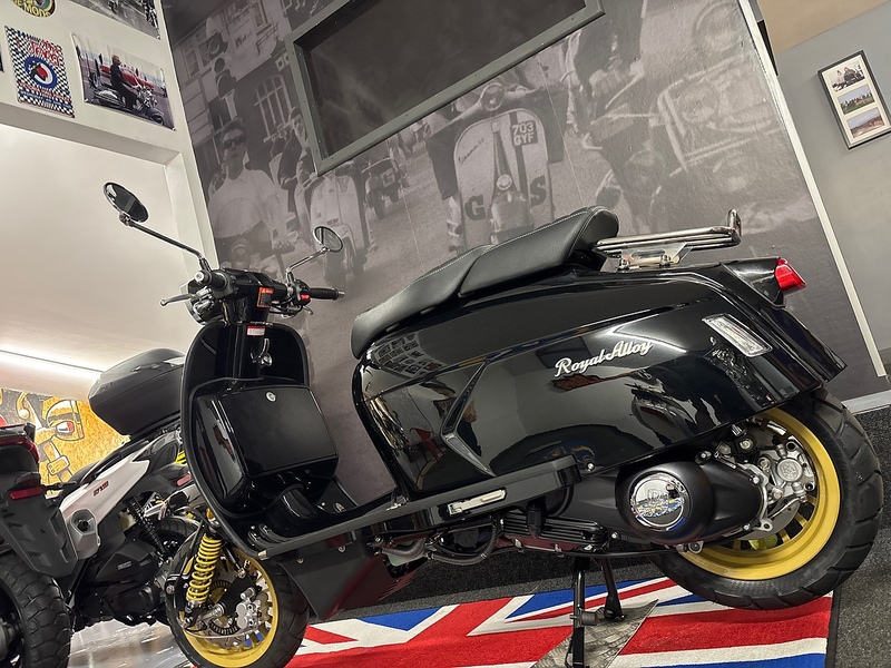 ROYAL ALLOY E5+ SCOOTER .35 AUTOMATIC PETROL