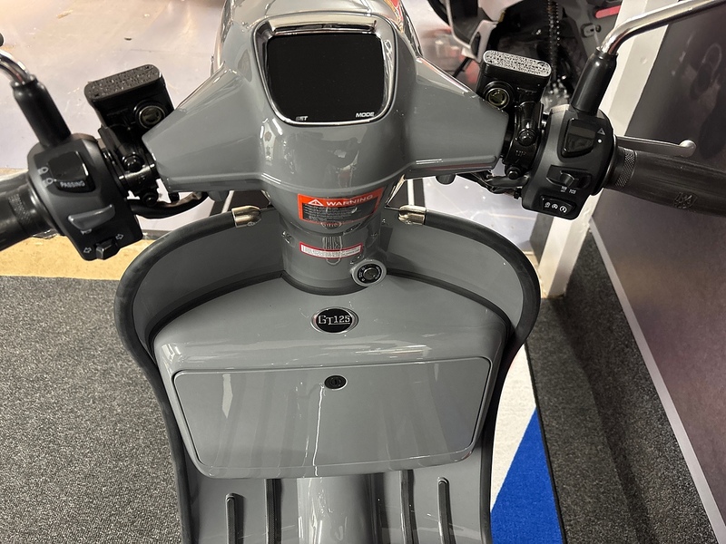 ROYAL ALLOY NEW UNUSED ROYAL ALLOY GT125 LC SPECIAL OFFER