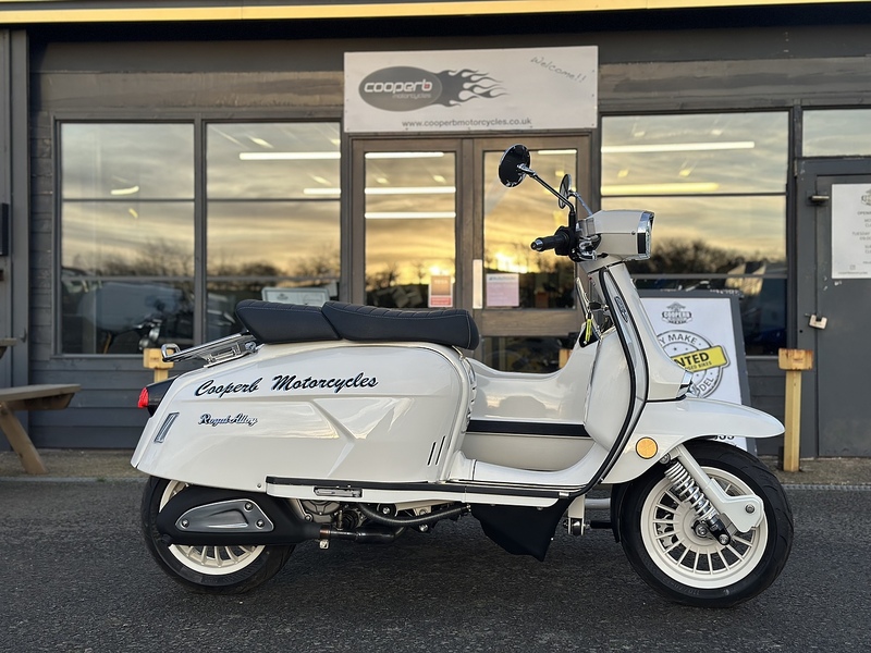 ROYAL ALLOY 2025 / 75 Royal Alloy GP 350 Sidecar Less Than 100 Miles