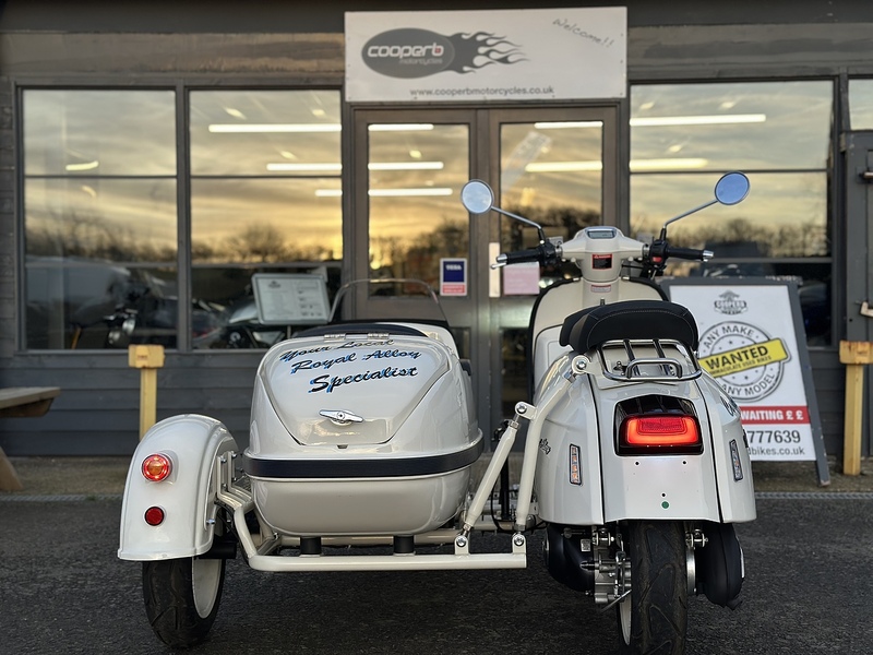 ROYAL ALLOY 2025 / 75 Royal Alloy GP 350 Sidecar Less Than 100 Miles