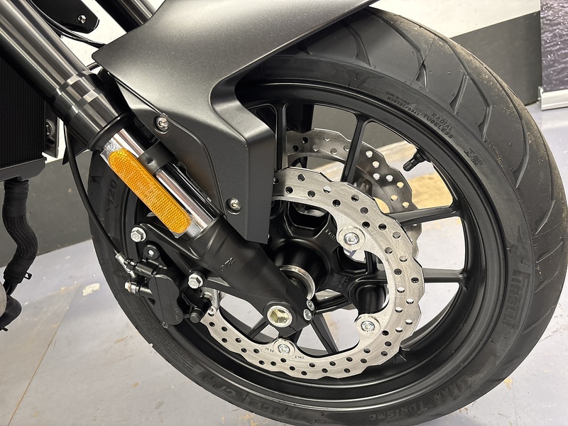 VOGE E5+ NAKED .625 MANUAL PETROL