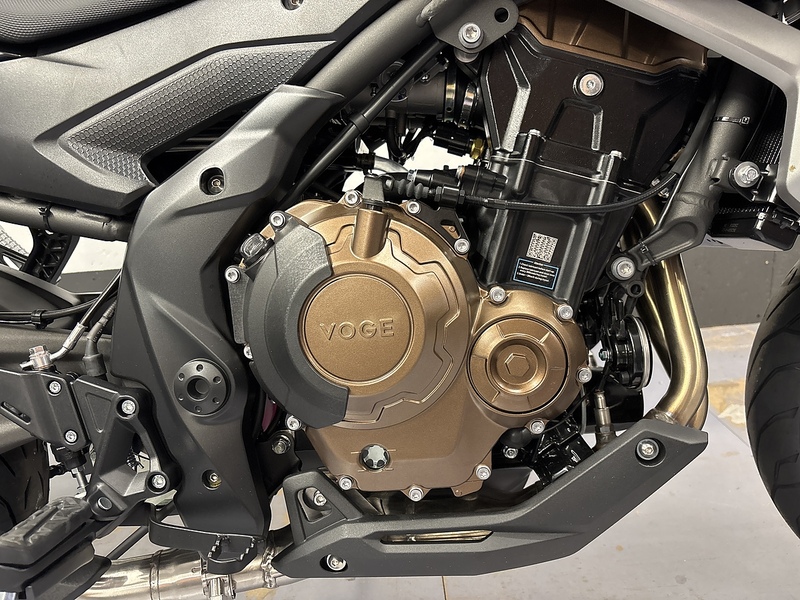 VOGE E5+ NAKED .625 MANUAL PETROL