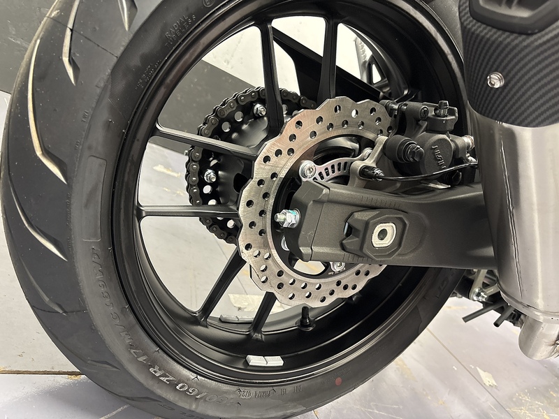 VOGE E5+ NAKED .625 MANUAL PETROL