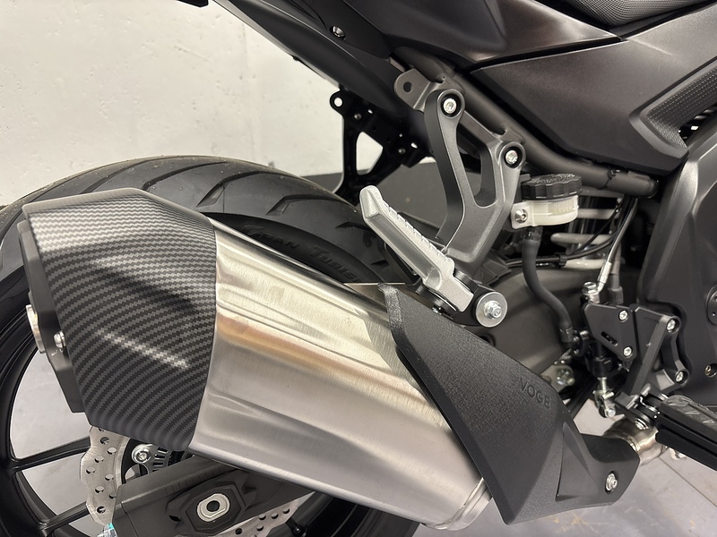 VOGE E5+ NAKED .625 MANUAL PETROL