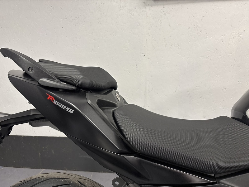 VOGE E5+ NAKED .625 MANUAL PETROL