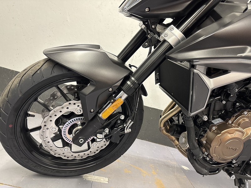 VOGE E5+ NAKED .625 MANUAL PETROL