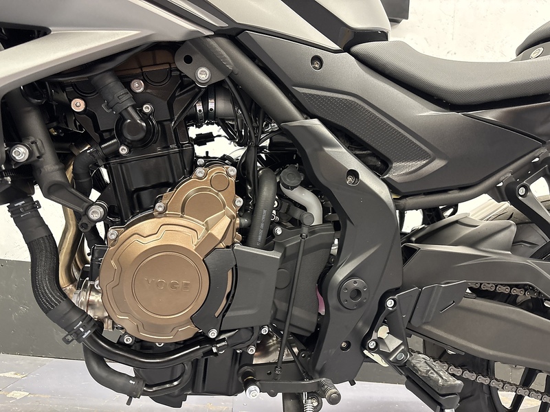 VOGE E5+ NAKED .625 MANUAL PETROL