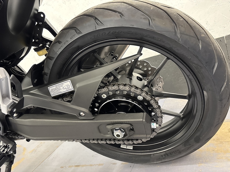 VOGE E5+ NAKED .625 MANUAL PETROL