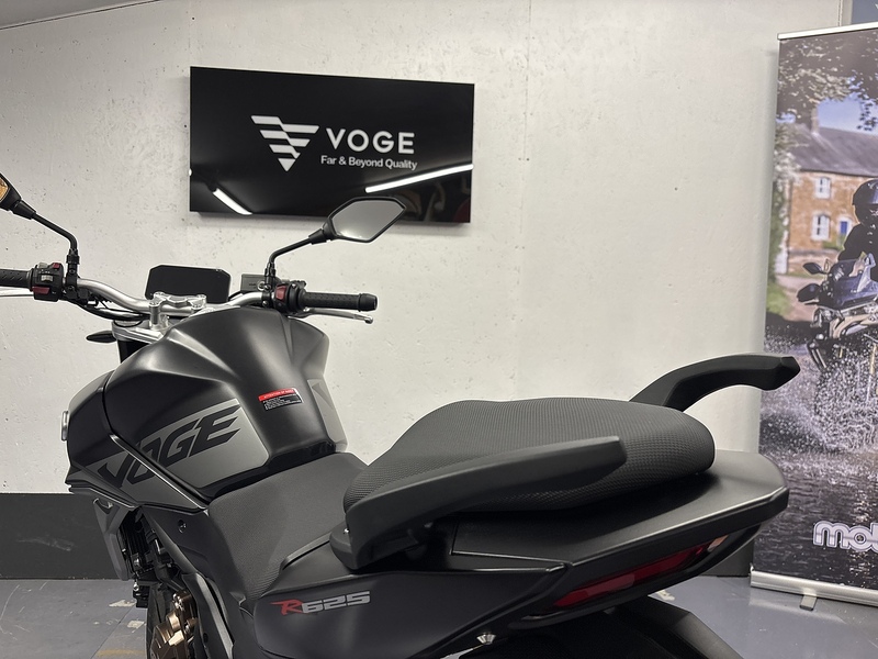 VOGE E5+ NAKED .625 MANUAL PETROL