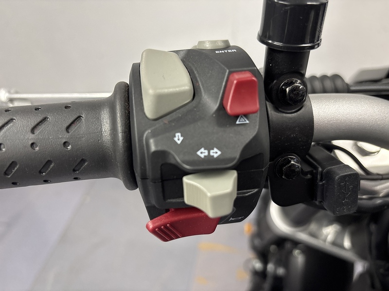 VOGE E5+ NAKED .625 MANUAL PETROL