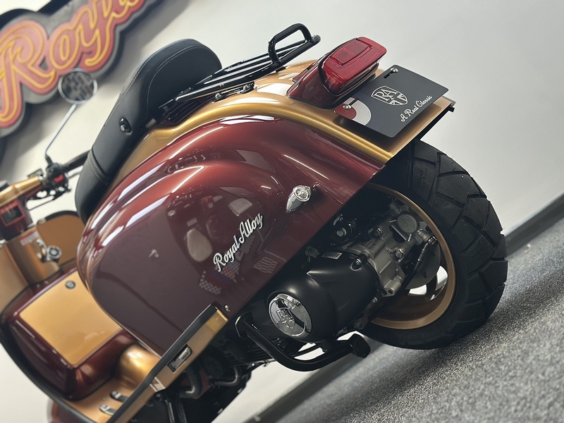 ROYAL ALLOY E5+ SCOOTER .35 AUTOMATIC PETROL