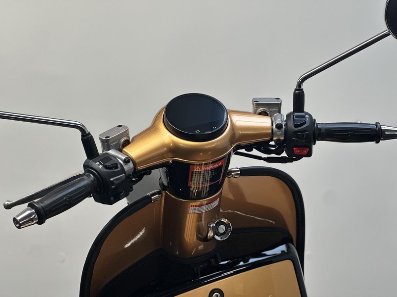 ROYAL ALLOY E5+ SCOOTER .35 AUTOMATIC PETROL
