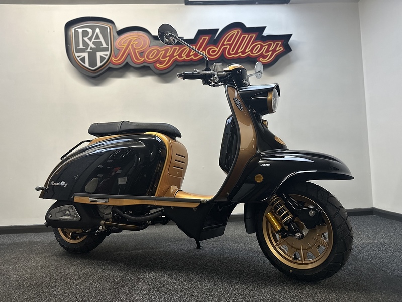 ROYAL ALLOY E5+ SCOOTER .35 AUTOMATIC PETROL