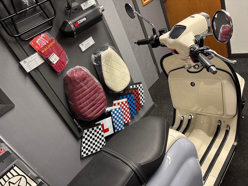 ROYAL ALLOY E5+ SCOOTER .320 AUTOMATIC PETROL