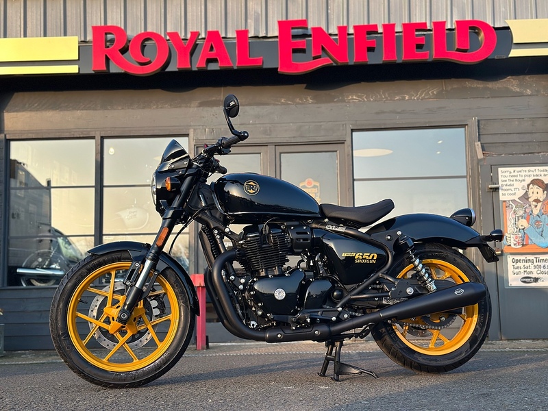 Royal Enfield CUSTOM .65 RETRO MANUAL PETROL
