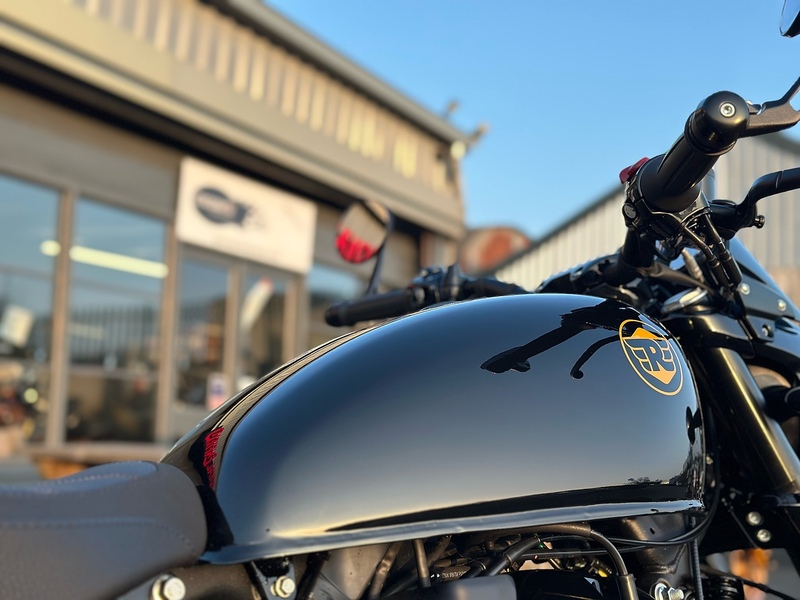 Royal Enfield CUSTOM .65 RETRO MANUAL PETROL