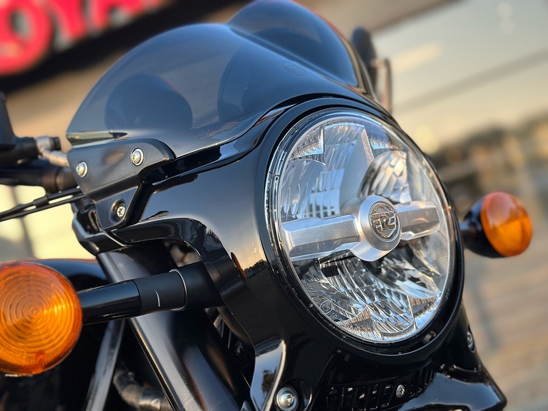 Royal Enfield CUSTOM .65 RETRO MANUAL PETROL