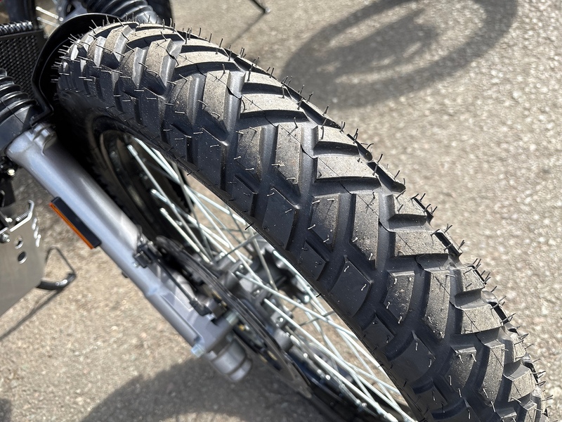 HERO E5+ .2 ADVENTURE MANUAL PETROL