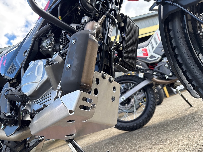 HERO E5+ .2 ADVENTURE MANUAL PETROL
