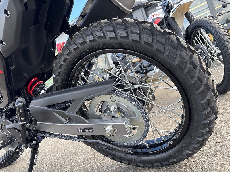 HERO E5+ .2 ADVENTURE MANUAL PETROL