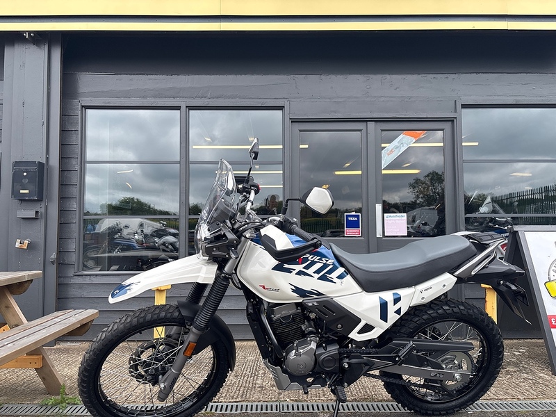 HERO E5+ .2 ADVENTURE MANUAL PETROL