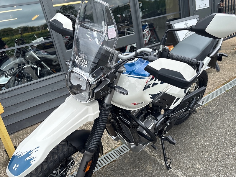 HERO E5+ .2 ADVENTURE MANUAL PETROL
