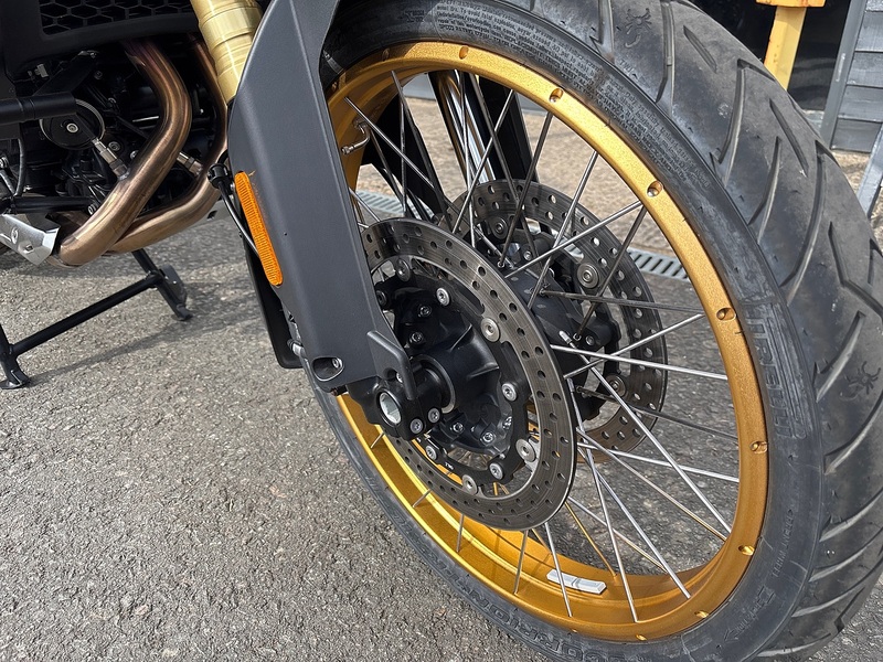 VOGE DEMO .9 ADVENTURE MANUAL PETROL